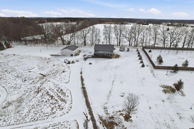 3879 Shamrock Drive, Lapeer, MI 48446