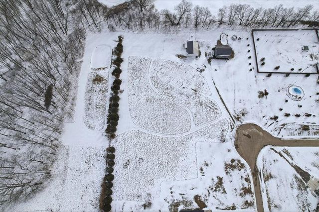 3879 Shamrock Drive, Lapeer, MI 48446