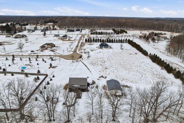 3879 Shamrock Drive, Lapeer, MI 48446