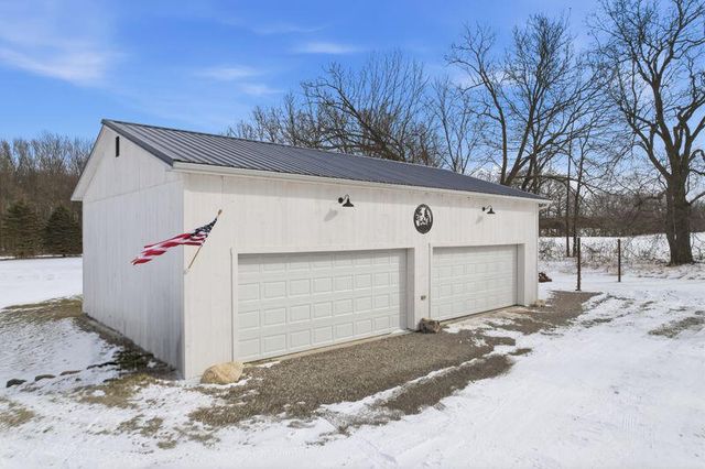 3879 Shamrock Drive, Lapeer, MI 48446