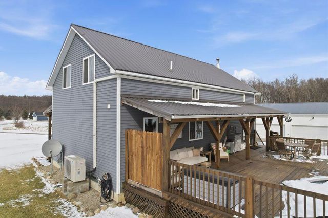 3879 Shamrock Drive, Lapeer, MI 48446