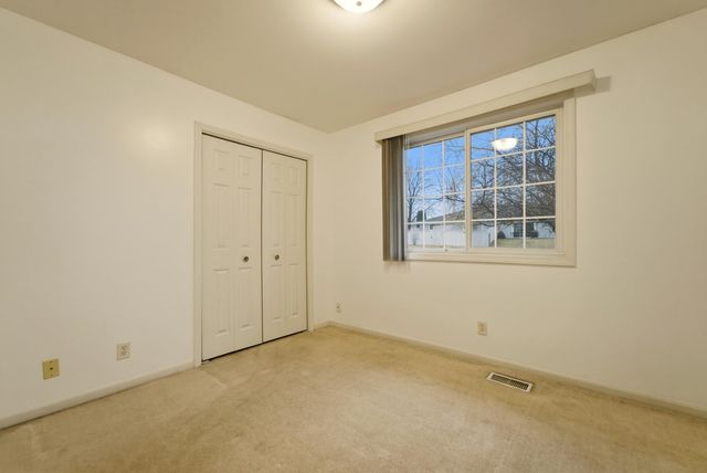 411 Pine Ridge Circle, Lowell, IN 46356