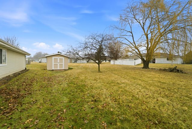 411 Pine Ridge Circle, Lowell, IN 46356