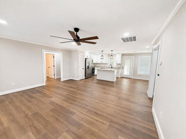 30 Whiteside Street, Spartanburg, SC 29301