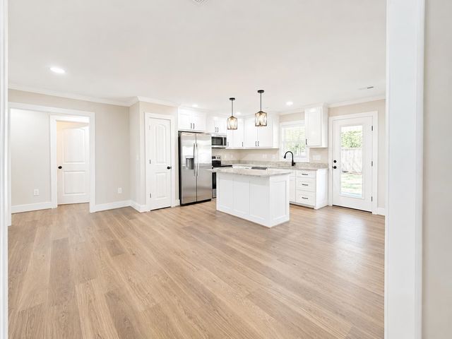 30 Whiteside Street, Spartanburg, SC 29301