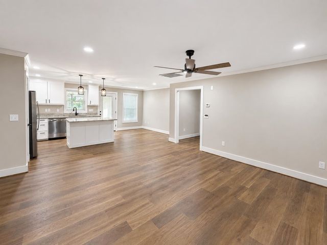 30 Whiteside Street, Spartanburg, SC 29301