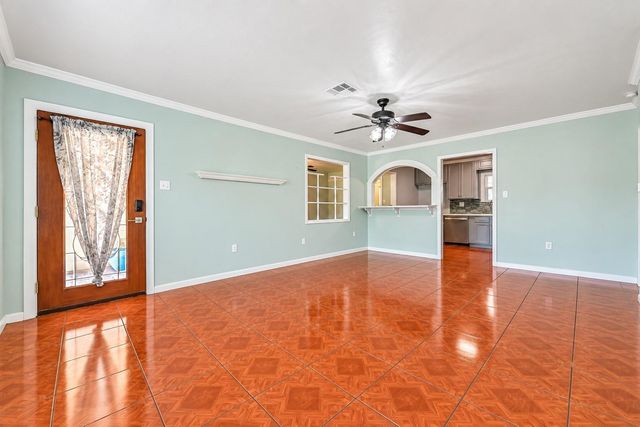 104 Bonita Avenue, Galveston, TX 77550