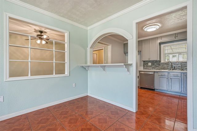 104 Bonita Avenue, Galveston, TX 77550