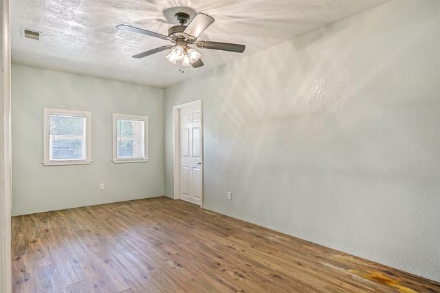 104 Bonita Avenue, Galveston, TX 77550