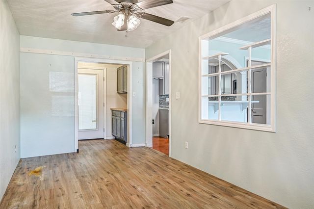 104 Bonita Avenue, Galveston, TX 77550