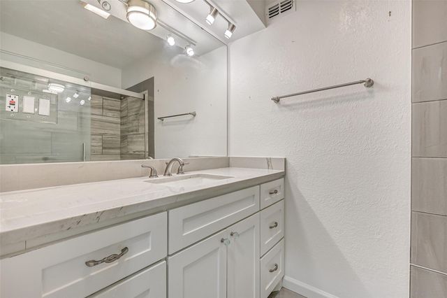 104 Bonita Avenue, Galveston, TX 77550