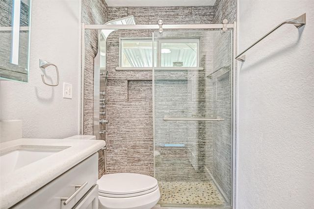 104 Bonita Avenue, Galveston, TX 77550