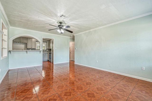 104 Bonita Avenue, Galveston, TX 77550