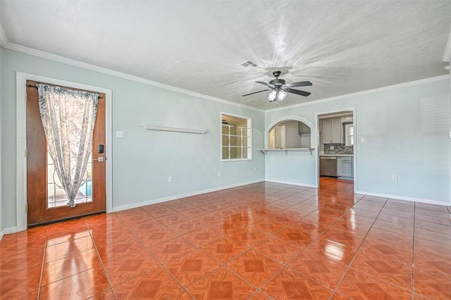 104 Bonita Avenue, Galveston, TX 77550
