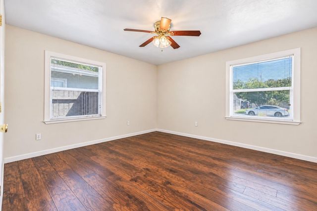 104 Bonita Avenue, Galveston, TX 77550