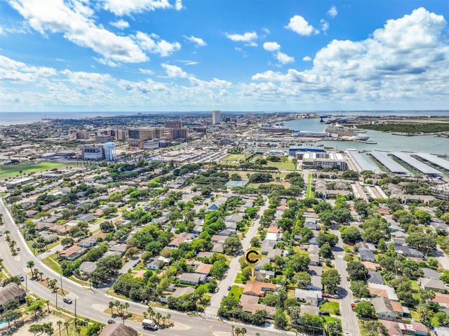 104 Bonita Avenue, Galveston, TX 77550