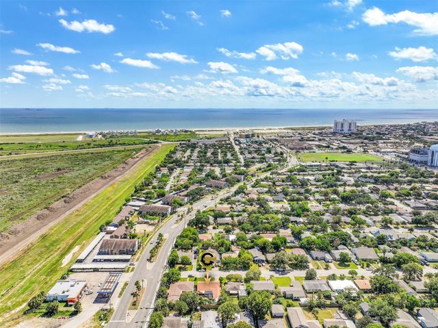 104 Bonita Avenue, Galveston, TX 77550