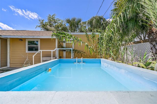 104 Bonita Avenue, Galveston, TX 77550
