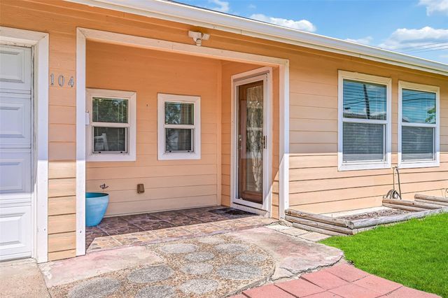 104 Bonita Avenue, Galveston, TX 77550