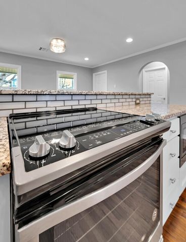 3213 S 3rd Street, Waco, TX 76706