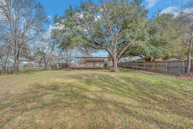 3213 S 3rd Street, Waco, TX 76706