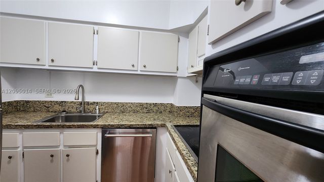 7441 Wayne Ave 8O, Miami Beach, FL 33141