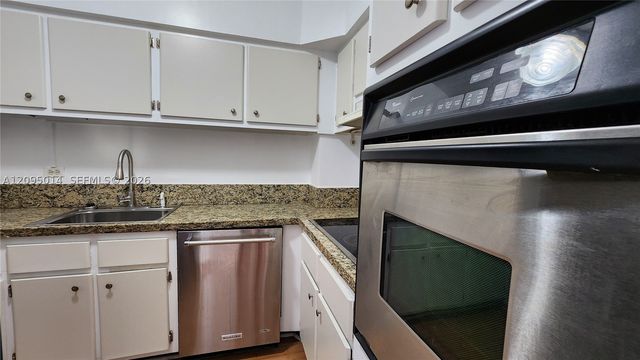 7441 Wayne Ave 8O, Miami Beach, FL 33141