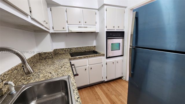 7441 Wayne Ave 8O, Miami Beach, FL 33141