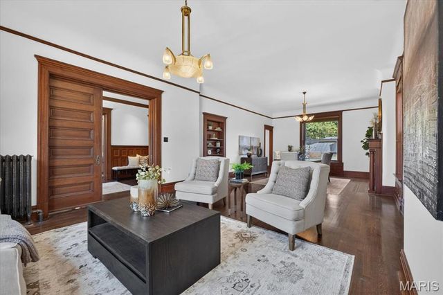 5095 Westminster Place, St Louis, MO 63108