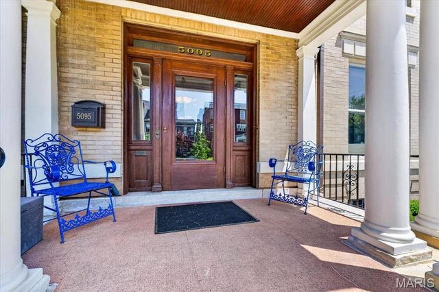 5095 Westminster Place, St Louis, MO 63108