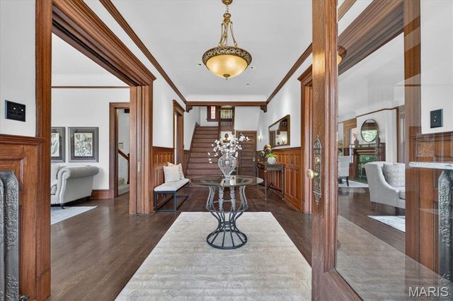 5095 Westminster Place, St Louis, MO 63108