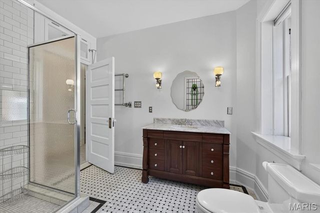 5095 Westminster Place, St Louis, MO 63108