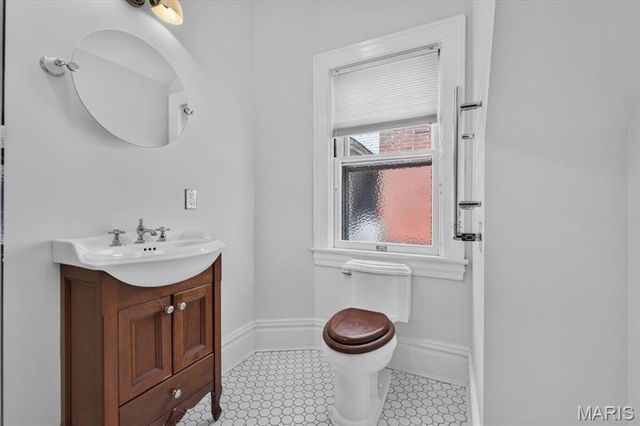5095 Westminster Place, St Louis, MO 63108