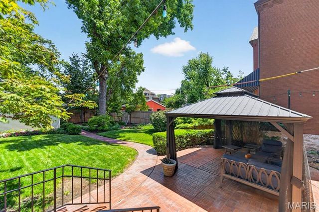 5095 Westminster Place, St Louis, MO 63108