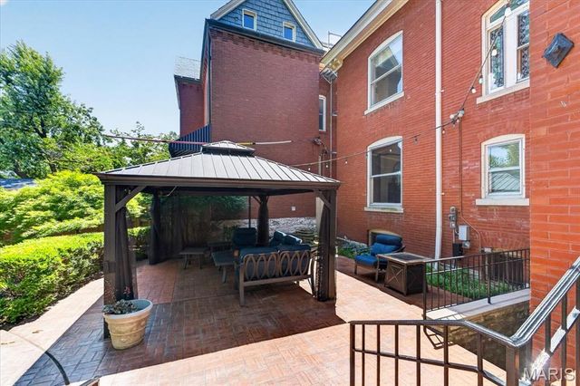 5095 Westminster Place, St Louis, MO 63108