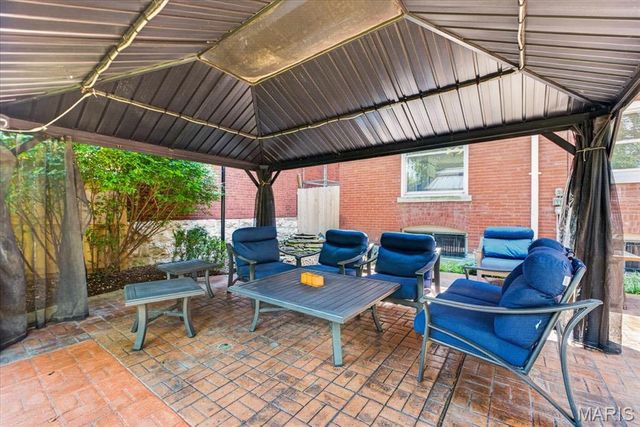 5095 Westminster Place, St Louis, MO 63108