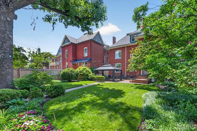 5095 Westminster Place, St Louis, MO 63108