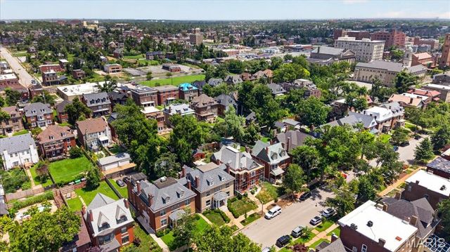 5095 Westminster Place, St Louis, MO 63108