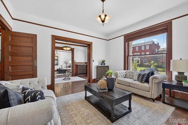 5095 Westminster Place, St Louis, MO 63108