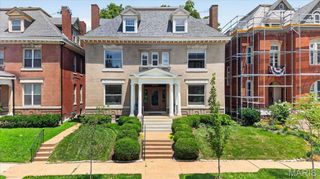 5095 Westminster Place, St Louis, MO 63108