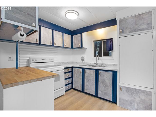 4900 ROYAL Ave 56, Eugene, OR 97402