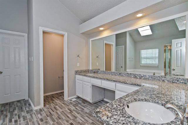 4300 Hidden Creek Drive, Arlington, TX 76016