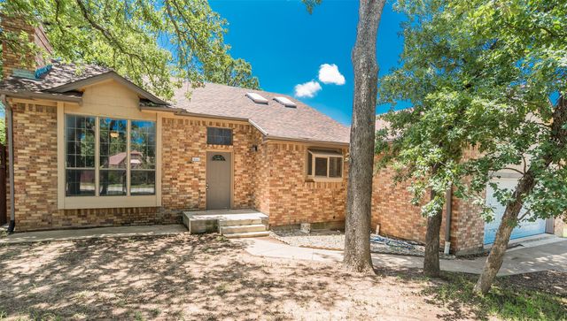 4300 Hidden Creek Drive, Arlington, TX 76016