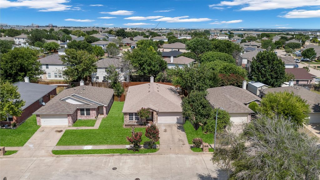5132 Bedfordshire Drive, Fort Worth, TX 76135 — photo 4