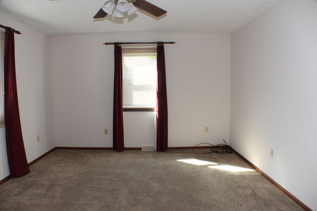 8 Apache Court, Eldridge, IA 52748