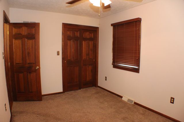 8 Apache Court, Eldridge, IA 52748