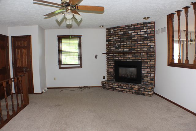8 Apache Court, Eldridge, IA 52748