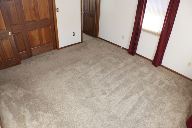 8 Apache Court, Eldridge, IA 52748