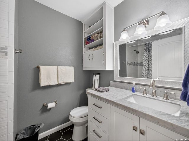 461 Shorty's Ln, Fredericksburg, TX 78624