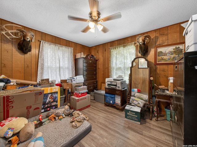 461 Shorty's Ln, Fredericksburg, TX 78624